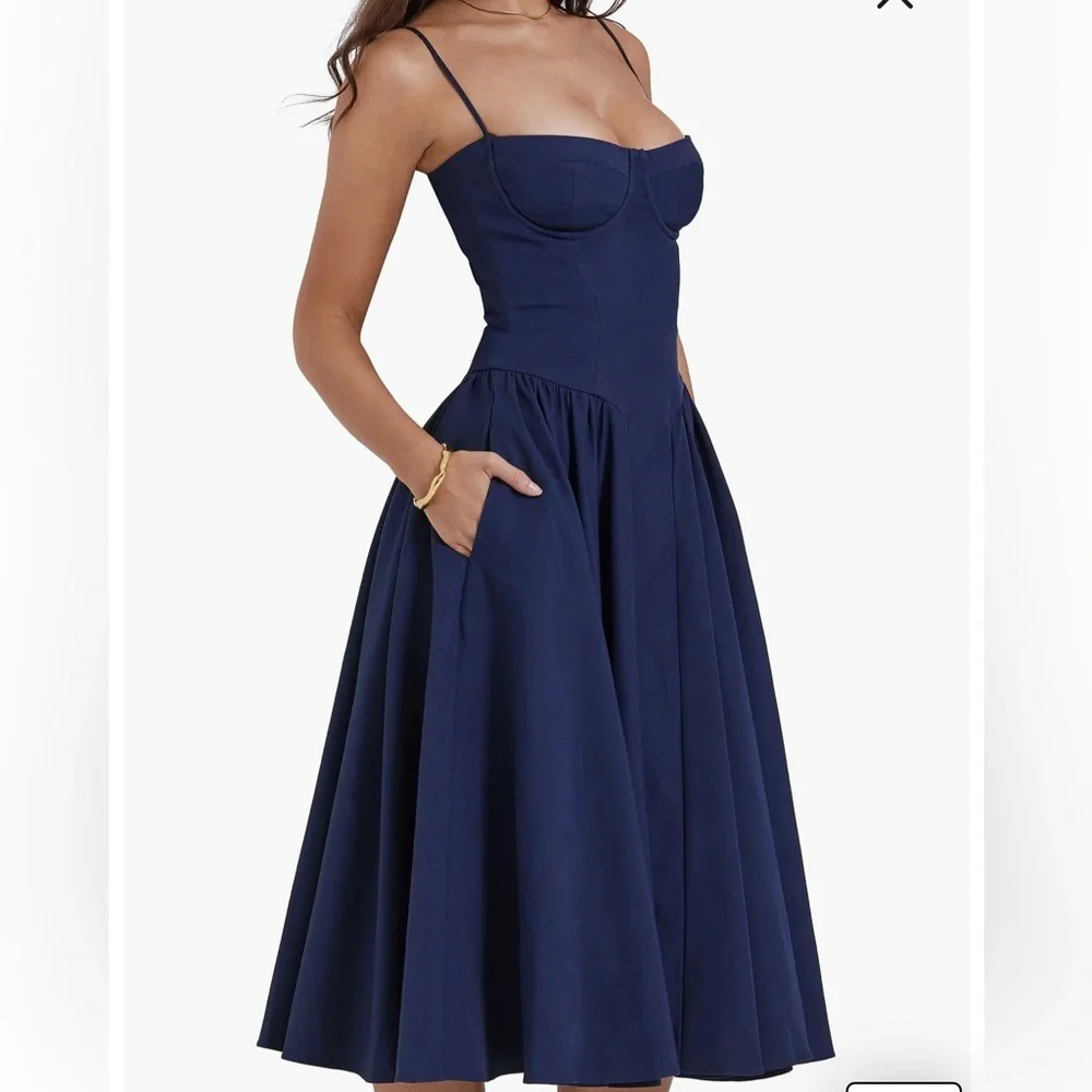 House of CB Samaria Corset Fit & Flare Dress Sz Medium NWOT - Picture 6 of 8